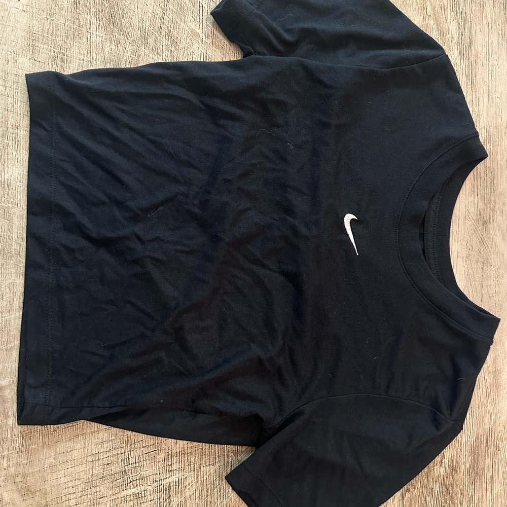 Nike Black Tee crop Brand new never wore